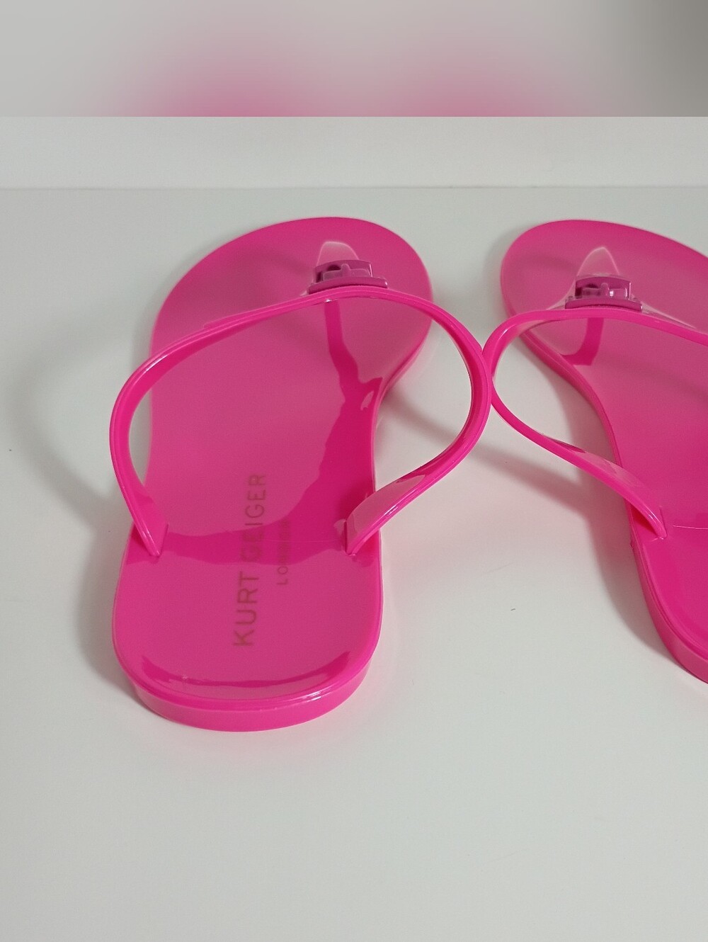 Kurt Geiger London Brixton Fushia Pink Jelly Thong Sandals Size 37/US 7 - Picture 5 of 11